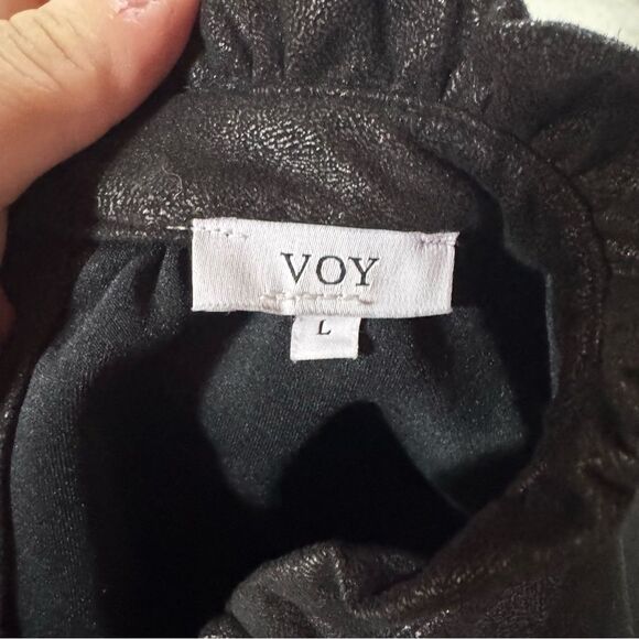 Voy Faux Suede Ruffle Short Sleeve Tie Back Shimmer Top - Picture 5 of 5